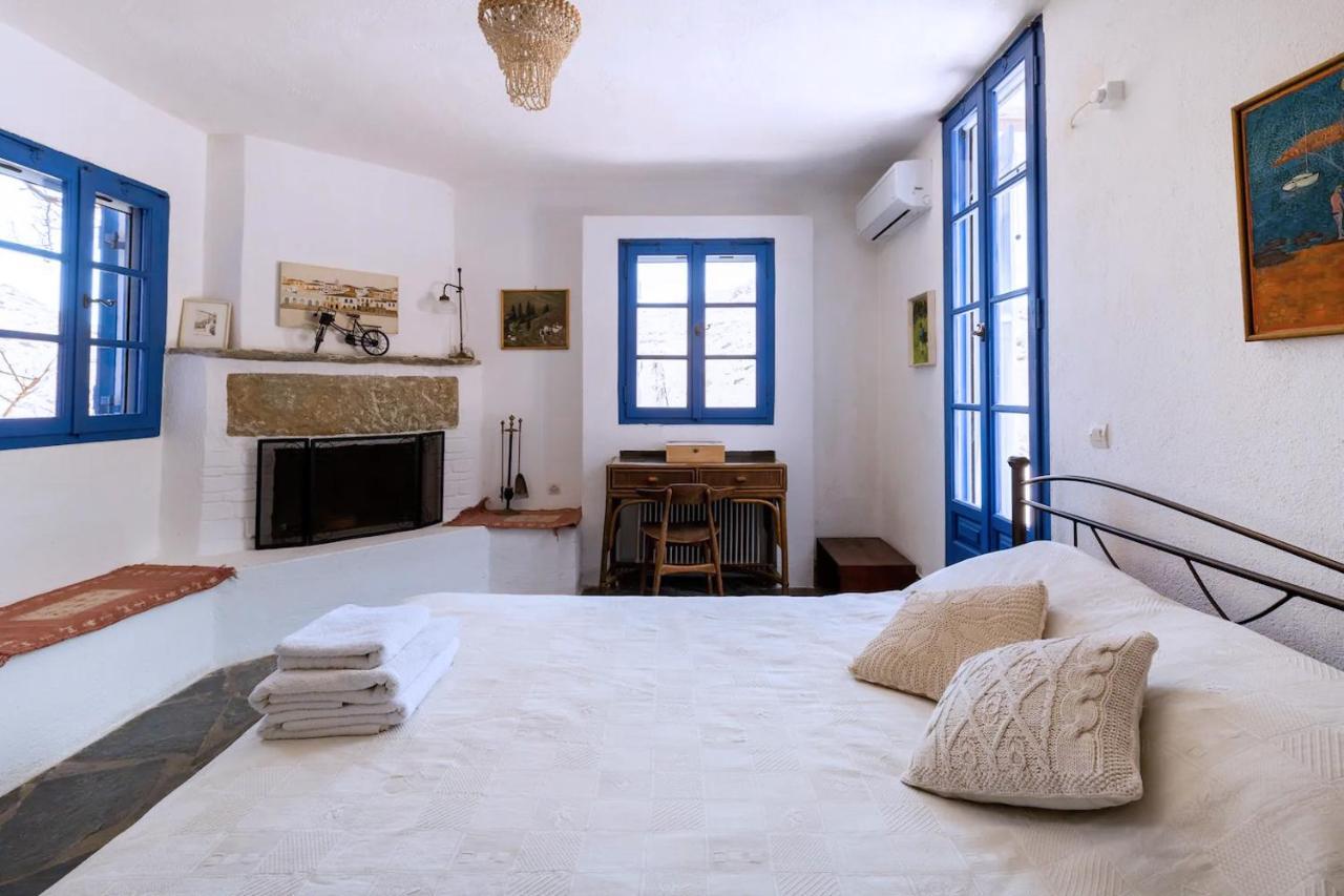 Traditional Village House On Kea Milopotamos  Exterior photo